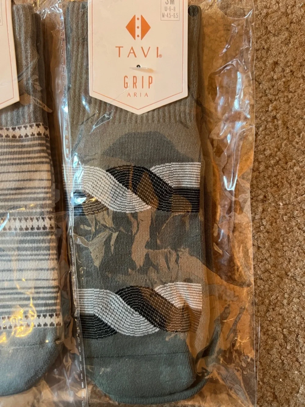 2 PAIRS - Tavi Aria Grip Socks - Picture 3 of 5